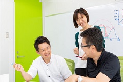 打ち合わせの際の写真です!なんでも言い合えるような社風で居心地抜群です◎!