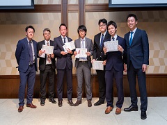 グリムスアワードの受賞!一人ひとりの結果をしっかりと評価します。評価制度抜群の環境です!!